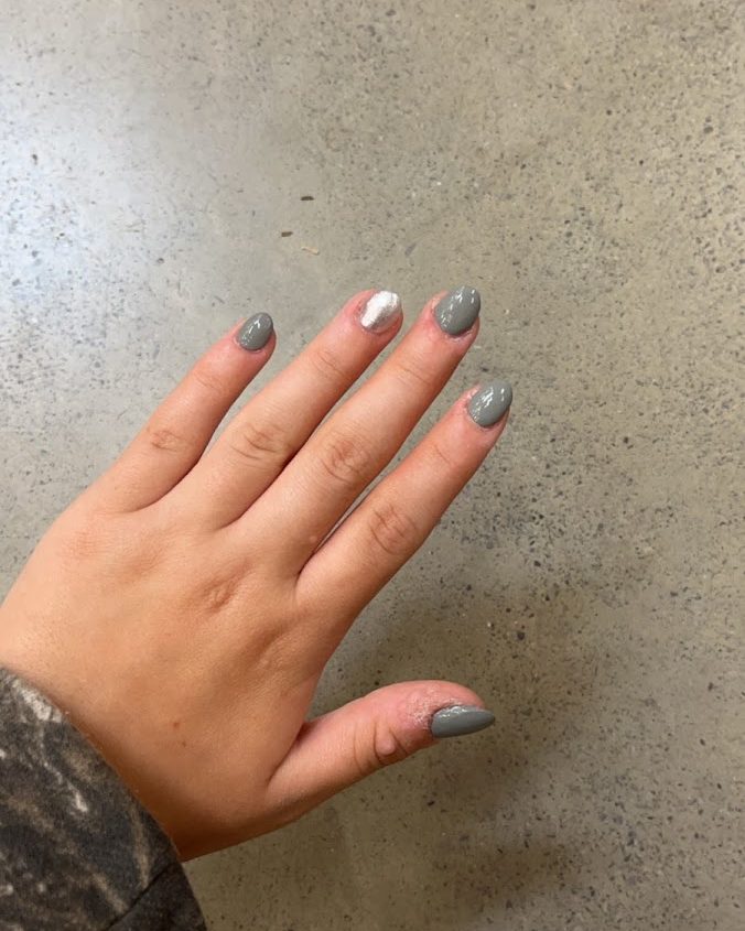 Silver ombre manicure